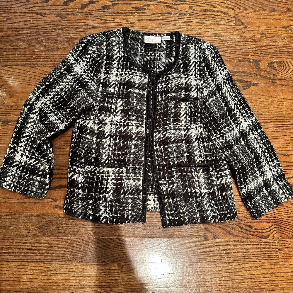 Like New Black, White and GoldTweed Blazer